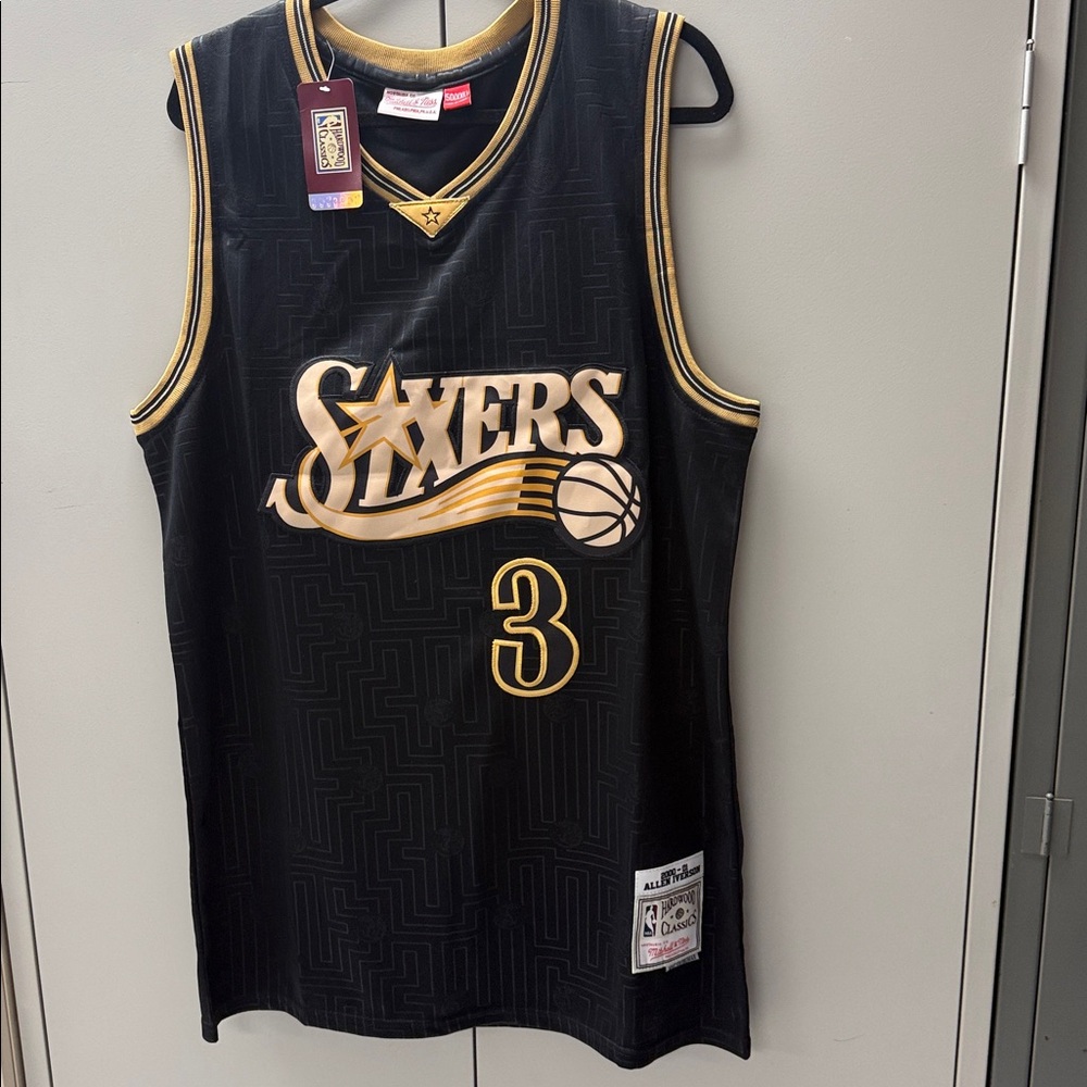 Mitchell & Ness Allen Iverson Jersey in Black